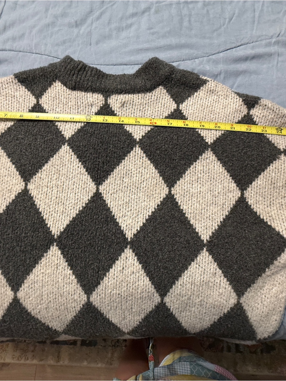 Abercrombie & Fitch Size Medium Wool blend Argyle Crewneck Sweater -Gray & Cream - Picture 13 of 16